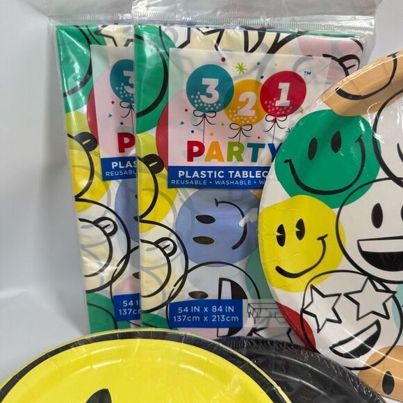 D11 Party City Party Decorations- 9 piece Smiley Face Birthday variety party su - Picture 3 of 4